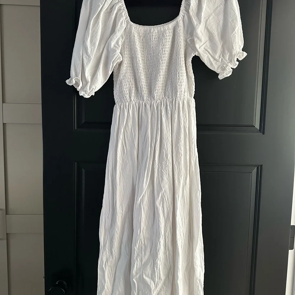 H&M White Smocked Puff Sleeve Sundress - Picture 2 of 2